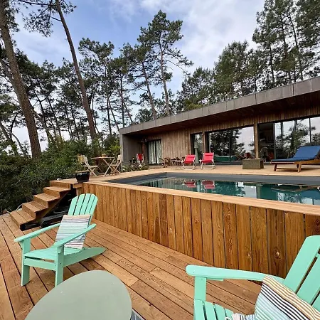 ヴィラ La Du Bout Du Monde, Pool & Jacuzzi ソール・オスゴール