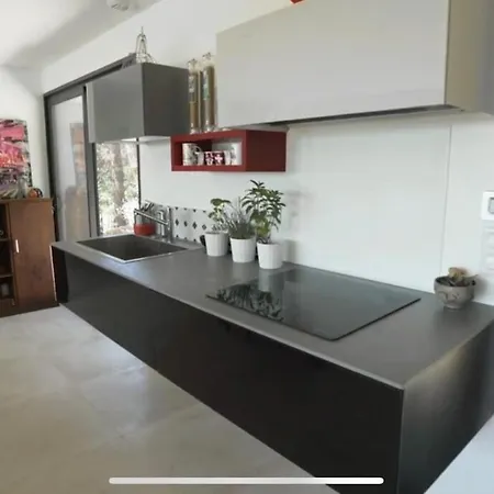 La Du Bout Du Monde, Pool & Jacuzzi סורטס הוסגור