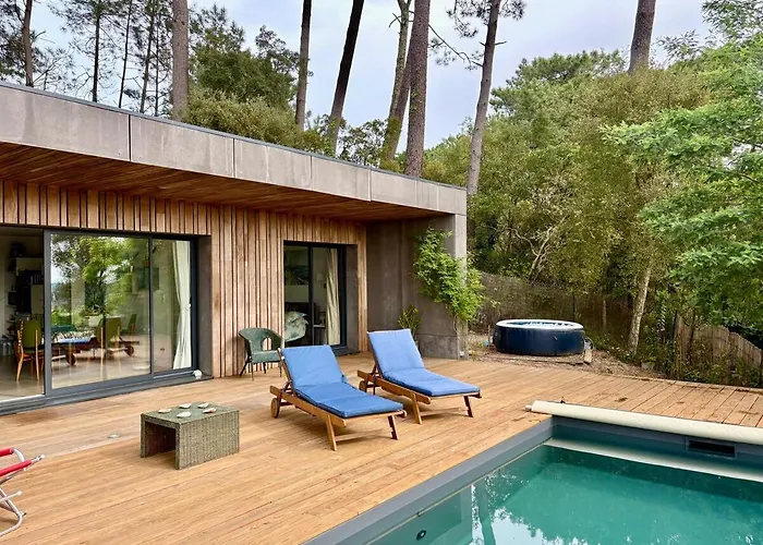 La Du Bout Du Monde, Pool & Jacuzzi *