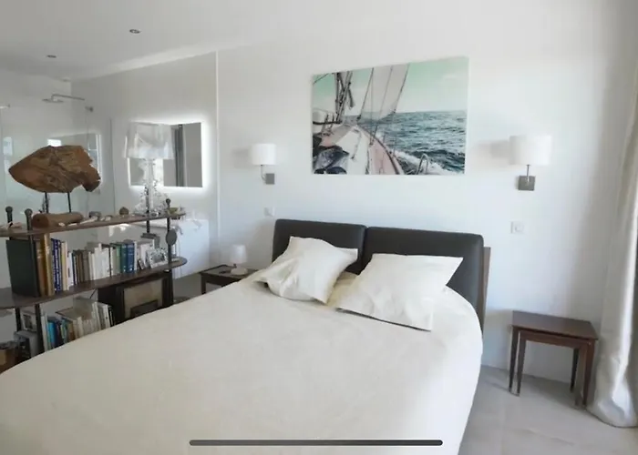 La Du Bout Du Monde, Pool & Jacuzzi