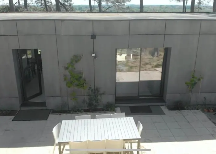 La Du Bout Du Monde, Pool & Jacuzzi Villa *